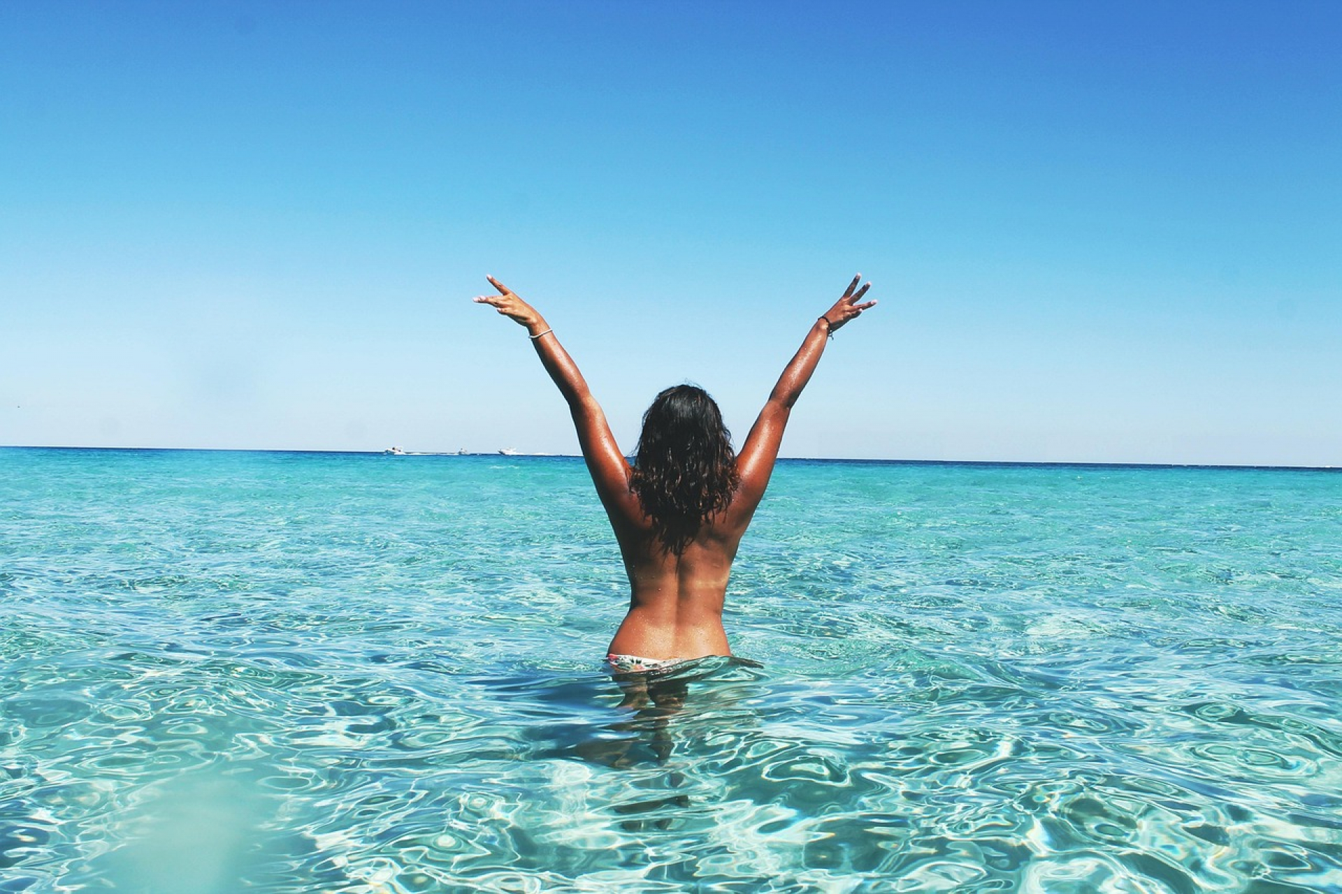Strandolás és medencézés utáni intim egészség – candida, irritáció és védelem